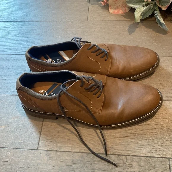 Brown Chaps Dress Shoes 10.5 - Picture 2 of 7